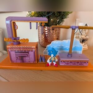 Liscened Nintendo Sonic the Hedgehog Playset with Orange and Purple Features
